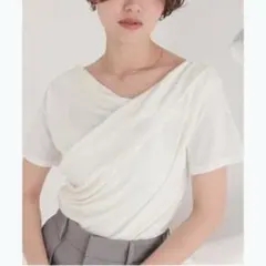 【新品】titivateオフショルダー　ハーフスリーブ　tシャツのサムネイル