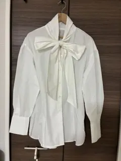 リボン付きホワイト長袖シャツ 36/S
