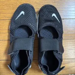 NIKE サンダル 22センチ ブラックのサムネイル
