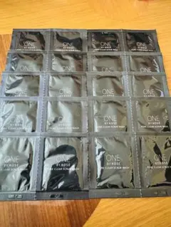 ONE BY KOSE ポアクリアスクラブウォッシュ 20包