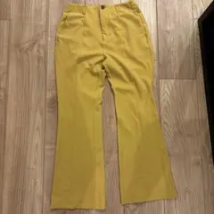 GU ジーユー　イエローフレアパンツ ハイウエスト　Mサイズ　スラックス