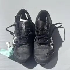 ASICS スニーカー 22.5cm ブラック/ホワイト