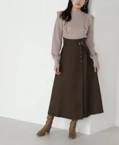 NATURAL BEAUTY BASIC バックルディテールフレアスカート