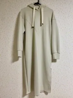 新品【And Couture 】ノベルティ　フード付きロングパーカーワンピース