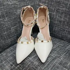 ホワイトスタッズポインテッドトゥハイヒール