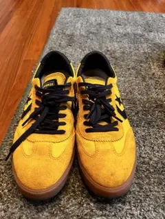 CONVERSE イエロー スニーカー