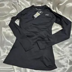 UNDER ARMOUR ブラック長袖トップス　新品未使用✨タグ付sizeSM