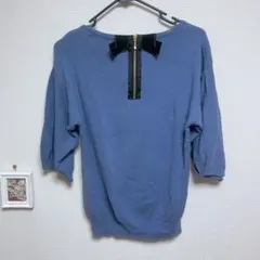 タグなし新品　バックの飾りデザインが可愛い　ニットトップスのサムネイル