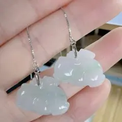 R2M-0676 天然本翡翠《本物保証》 ピアス ゆらゆらタイプ　馬ちゃん　午年