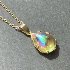ドイツヴィンテージガラス　雫のネックレス　イエロー　オーロラ