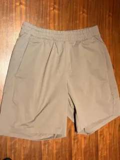 UNIQLOベージュショートパンツ