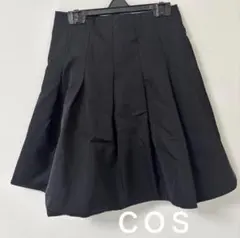 COS BLACKフレアスカート ひざ丈プリーツのサムネイル
