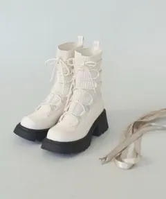 《美品》idem lace up socks boots Mサイズ アイボリーのサムネイル