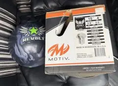 モーティブ社 リボルト・ヴェンジャンス 15ポンド ボウリングボール