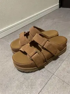 UGG Goldenstar Hi Slide ゴールデンハイスライドのサムネイル