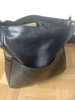 黒 合成皮革 ショルダーバッグ