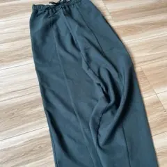 GU センターシームドローストリングセミワイドパンツ