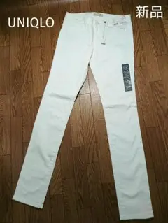 新品タグ付き  ユニクロ スキニーフィットテーパードジーンズ ウエスト 66㎝