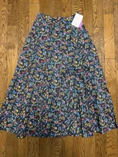 新品未使用　リバティフレアロングスカート