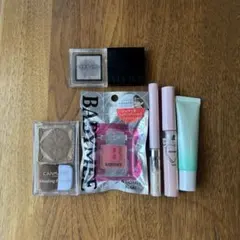 コスメセット ADDICTION CANMAKE WHOMEEのサムネイル