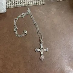 クロス型カラーストーンネックレス