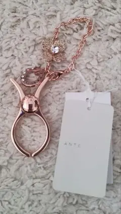 Item thumbnail for item 9da26b04-8dcc-4572-bd32-ca70a26ddfc1