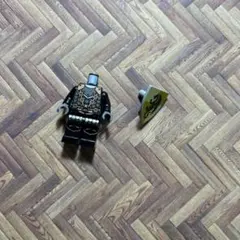 LEGO キングダム　ドラゴン軍　騎士　トルソー・レッグ　盾