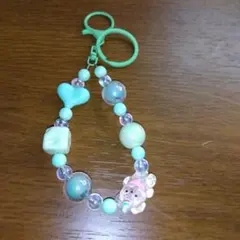 ミントグリーンの携帯ストラップ