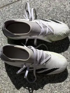 ジュニア　サッカー　スパイク 22.5
