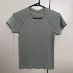 lululemon 半袖 ヨガウェア トップス セージグリーン　サイズ2のサムネイル