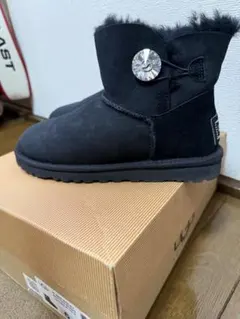 ugg ムートンブーツ　ブラック　ストーン　23