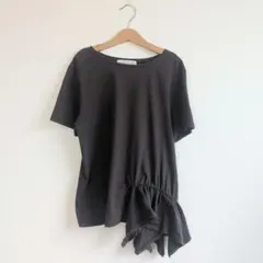 BEARDSLEY ギャザーフリル 半袖Tシャツ チャコールグレーのサムネイル