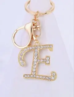 【残り僅か】可愛いイニシャルA.E.Kゴールドアルファベットキーホルダー
