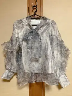 花柄フリルボウタイオーガンジーブラウス