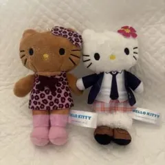 ハローキティ　ぬいぐるみマスコット　日焼けヒョウ柄キティ　制服キティ　2点セット