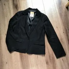 ナチュラルビューティーベーシック　黒ジャケット