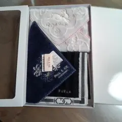 PAUL & JOE ・JILL STUART・FURLAタオルハンカチセット