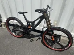 【SANTACRUZ V10 7 超美品！】 日本一を獲ったバイク】Santacruz V10 を紹介します。 - YouTube