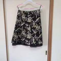 LAURA ASHLEY 花柄スカート 裾スパンコール装飾 サイズ11のサムネイル