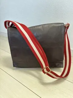 Item thumbnail for item 24f872a0-d4cd-4e0e-92bc-2969c133d93c