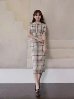Herlipto 新作 Elisa Check Dress beige - メルカリ