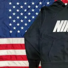 NIKE ナイキ 黒色　長袖　パーカー　ロゴ入り　ポケット付き　M