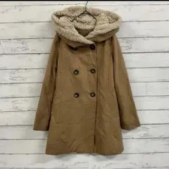 ベージュ裏ボアフード付ダブルコート 暖か大人可愛い きれいめ 秋冬 着回し抜群