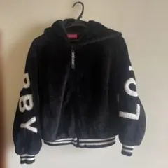 黒いファージャケット フード付き