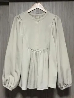 ナノユニバース　ベージュ フ　長袖ペプラムブラウス