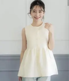 新品＊cocaパールボタンペプラムニットベストホワイトMノースリーブ フレア丸首