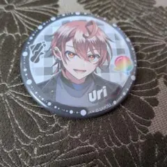 カラフルピーチ缶バッチ　うりさん