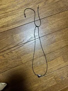 ハート型ペンダント付きチョーカー