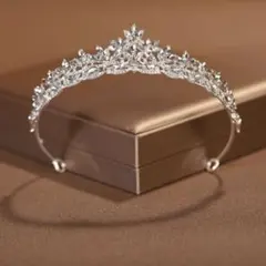 ティアラ　ブライダル　結婚式　卒業式