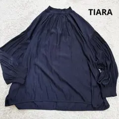 ティアラ　TIARA ハイネックギャザーブラウス　タック　ネイビーのサムネイル